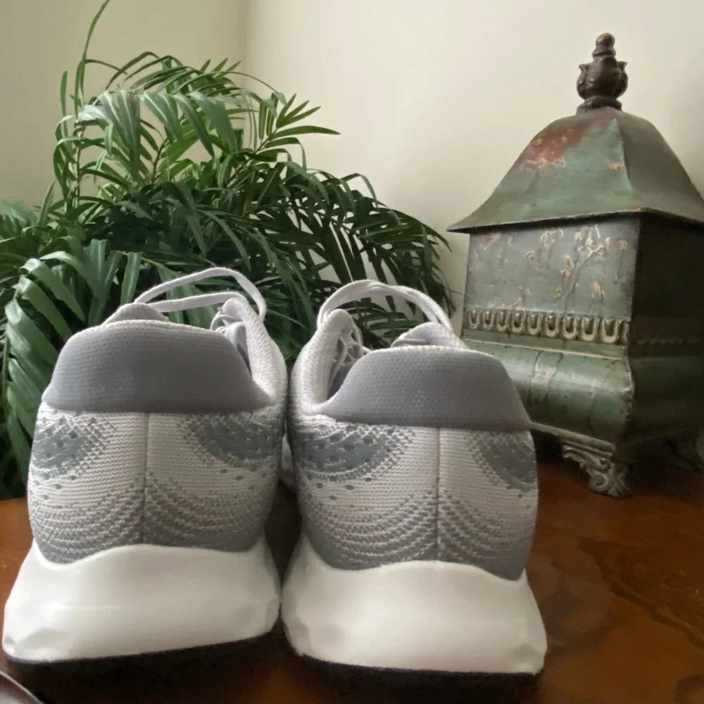 New Balance Light Gray Athletic Shoes - Picture 6 of 9